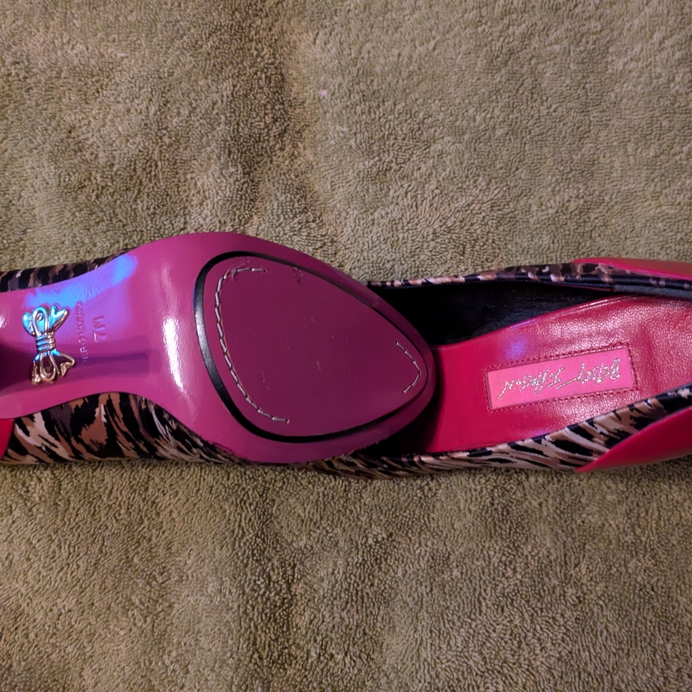 Betsey Johnson Animal Print Heels with Pink Soles - Picture 8 of 11